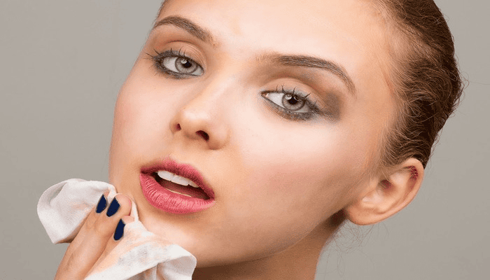 Tình trạng lão hóa da sớm khi dùng khăn giấy tẩy trang không đúng cách